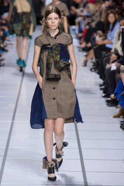 Look 10